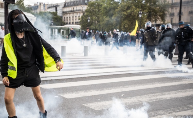 Френската полиция използва днес сълзоторен газ срещу демонстранти в Лион