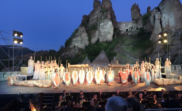 Триумфално откриване на Шестия летен фестивал "Опера на върховете - Белоградчишки скали"