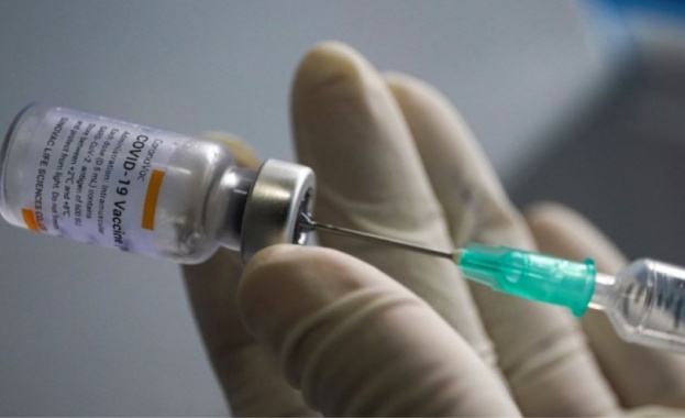Оксфордският университет заяви във вторник, че ваксината срещу коронавирус, разработена