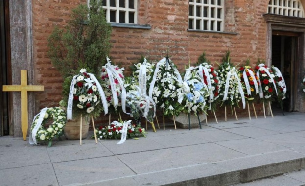 Стотици се простиха с Радосвет Радев в столичния храм Света