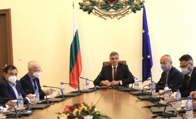 Служебният премиер Стефан Янев обяви пред бизнеса че разбира притесненията