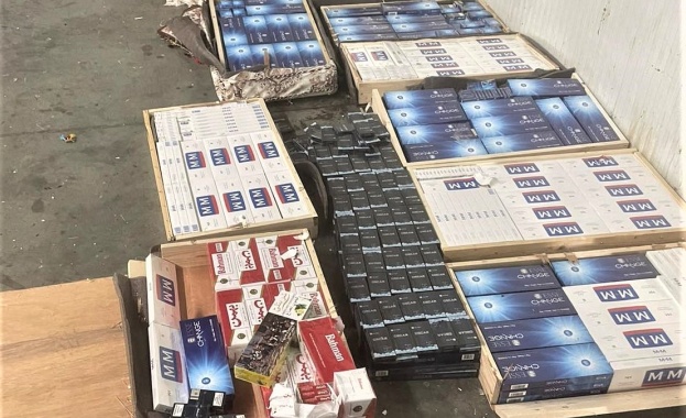 Митническите служители от Териториална дирекция Митница Бургас откриха контрабандни тютюневи