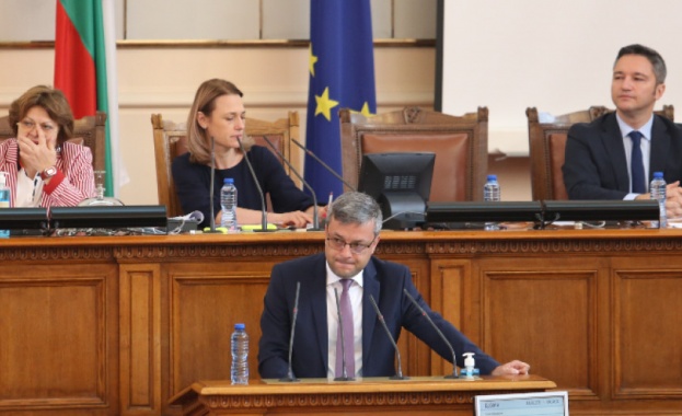 Президентът трябва да вземе отношение по повод прекратяването на договора