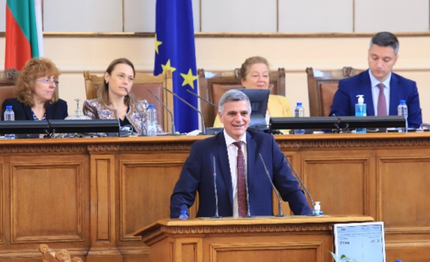 Премиерът Стефан Янев отчете пред Народното събрание че правителството е