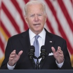 Рейтингът на Джо Байдън се срина рекордно