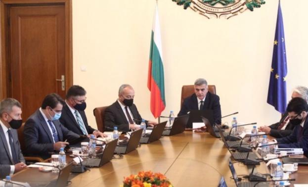 Студенти от 8 професионални направления и 18 защитени специалности ще