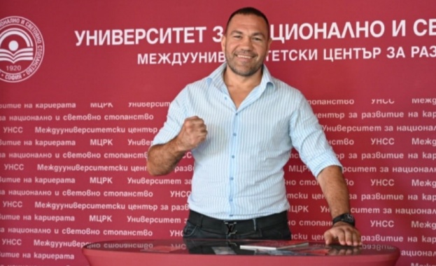 Кубрат Пулев ще следва в УНСС 