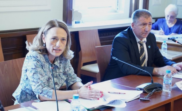 На заседание на парламентарната Комисия за контрол над службите за