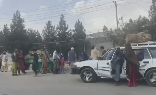 Талибаните обявиха комендантски час в Кабул Забранява се излизането от