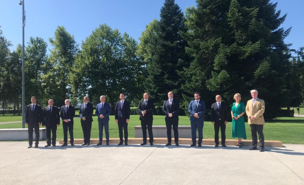 75 от членовете в екипите за управление на стратегиите за