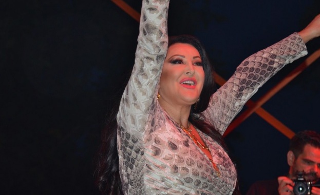 Една от най големите сръбски музикални звезди Драгана Миркович изнесе снощи
