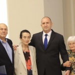 Румен Радев удостои „имена легенди“ в културата с Почетния знак на президента