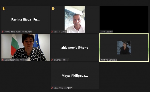 Министър Балтова проведе среща с представители на туристическия сектор за