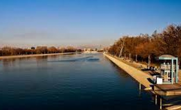 Тялото на 47- годишен мъж е намерено в гребния канал в Пловдив