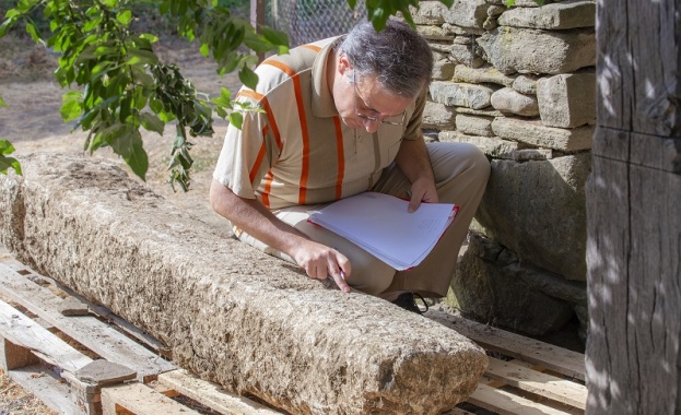 Археолози от НИМ откриха милиарна колона издигната в чест на