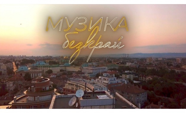 В ново амплоа ще влезе Деси Добрева Обичаната певица ще