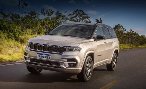 Дните на флагманския всъдеход с обозначение Jeep Commander отдавна са