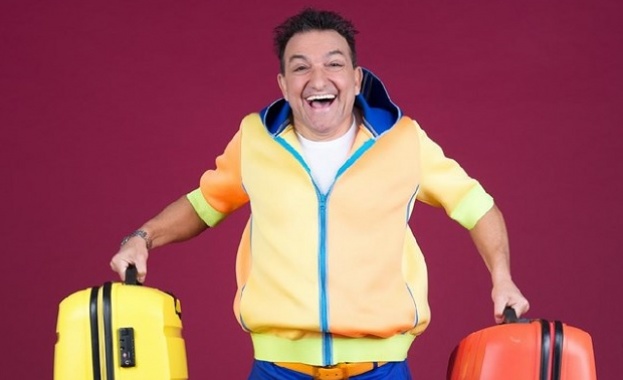 Емигрирането на Васил Василев Зуека от България нямаше как да не