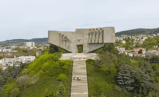 Група младежи публикуваха в социалната мрежа TikTok видеоклип на който