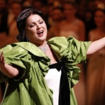 Анна Нетребко покани Джон Траволта на юбилейния си гала-концерт в Москва