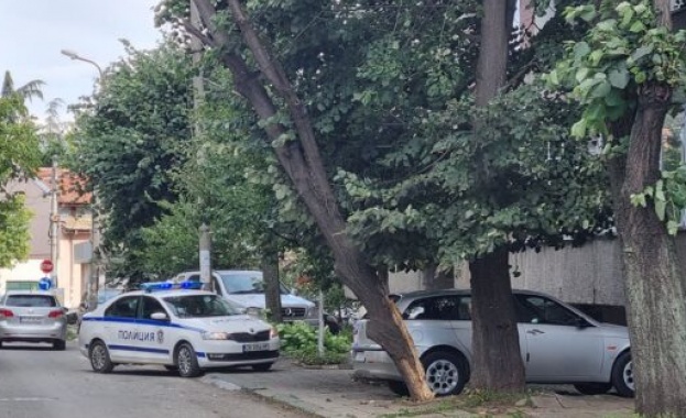 Цялата казанлъшка улица Гео Милев е забранена за преминаване към