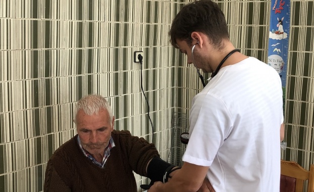 Възрастни хора в 24 населени места от 5 тютюнопроизводителни региона