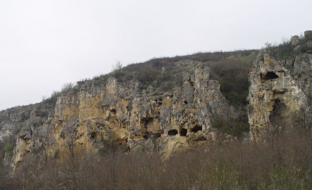 Русенският музей отново организира презентационни турове до Затрупаната скална църква