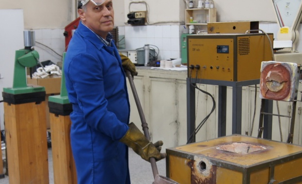 За себе си доцент д р инж Иван Панов от Техническия