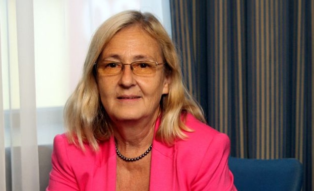 МЗ публикува на фейсбук страницата си пояснения на проф Мира