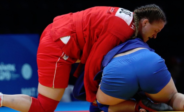 Мария Оряшкова взе сребро и на плажна борба само седмица