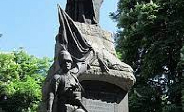 Пред паметника на Свободата в Свищов бяха чествани 136 години