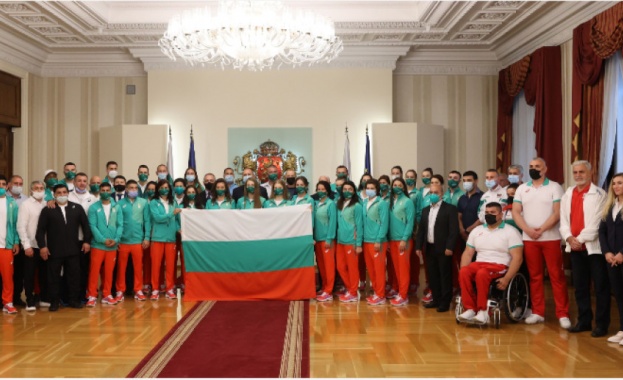 Президентът Румен Радев ще удостои с Почетния знак на държавния