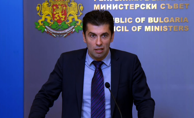 Министрите на икономиката Кирил Петков и на туризма Стела