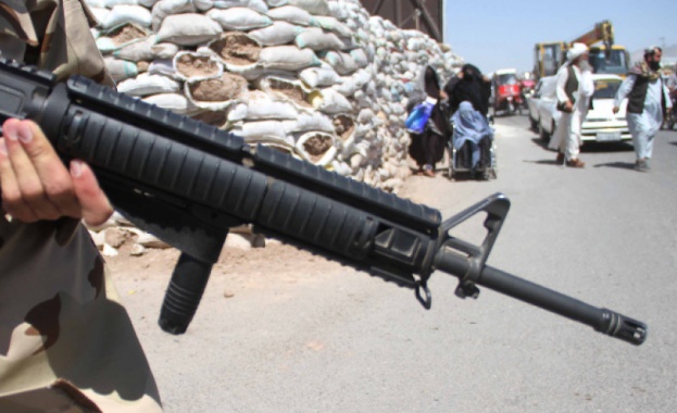 Десетки жени излязоха вчера на протест в североизточната афганистанска провинция