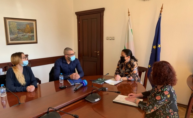 Заместник министърът на правосъдието Мария Павлова се срещна с шампиона по