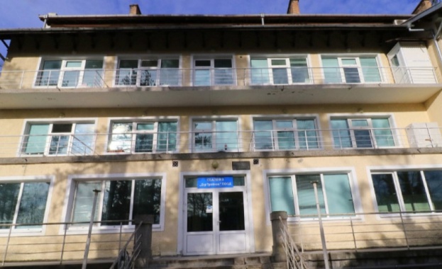 Белодробната болница във Велико Търново дава 4000 лева възнаграждение, за да привлече лекари