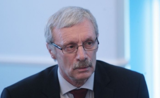 Д р Галин Каменов завежда секция Епидемиология надзор и ранно оповестяване