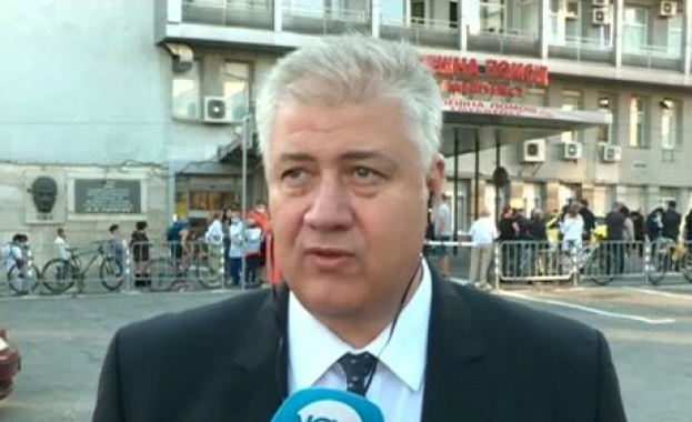 Веднага е бил получил оферта от частна болница но засега