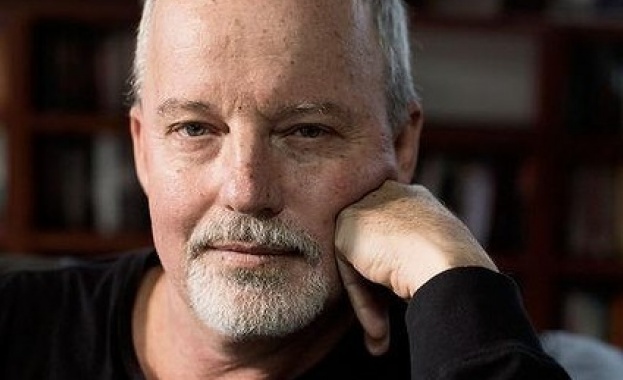 Хората казват че има моменти като затварянето точно пред теб