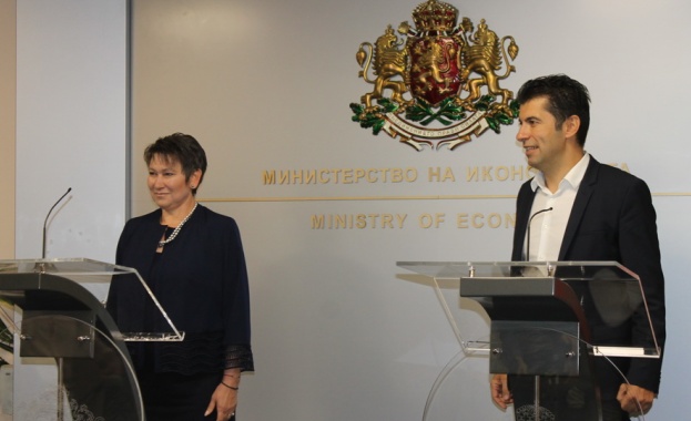 Новият служебен министър на икономиката Даниела Везиева встъпи в длъжност