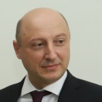 Новият финансов министър каза, че ще продължи да работи с шефа на НАП Румен Спецов