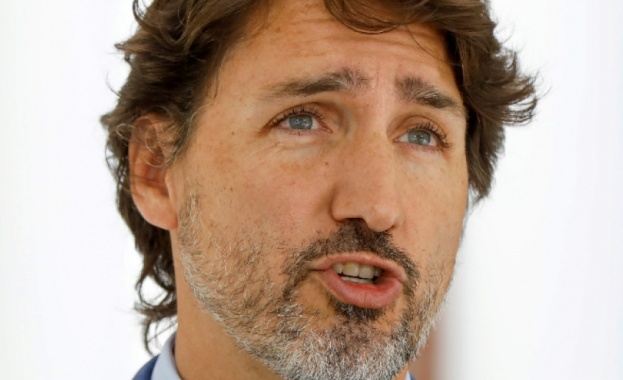 В опит да набере преднина пред своя опонент преди предстоящите