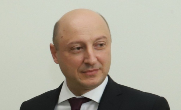 Новият служебен финансов министър Валери Белчев ще продължи да работи