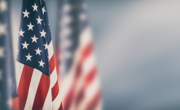 Джошуа Мичъл е професор по политическа теория в университета Джорджтаун