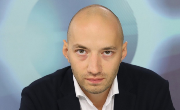 Димитър Ганев: 1/3 от поддръжниците на Петков и Василев са разочаровани симпатизанти на ИТН Димитър Ганев: 1/3 от поддръжниците на Петков и Василев са разочаровани симпатизанти на ИТН