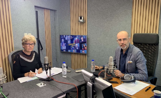 В момента Министерство на регионалното развитие и благоустройството изпълнява над