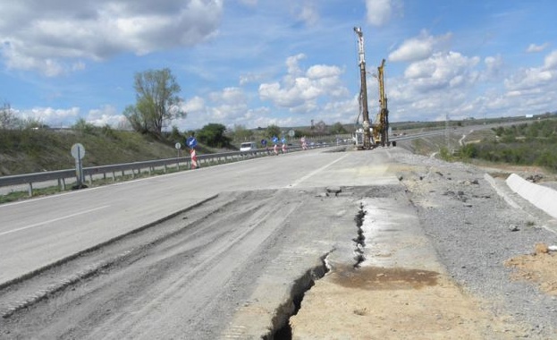 От утре движението по магистрала Струма в участъка от 23 ти