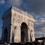 "Опакова сгради с парцали": Защо отричат Кристо?