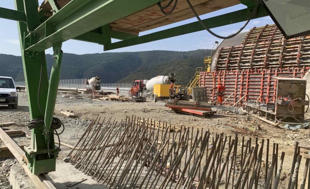 Началото на строителството на т нар железен мост в Симитли инспектира