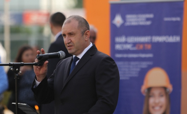 Президентът Румен Радев смята че лидерът на ГЕРБ Бойко Борисов
